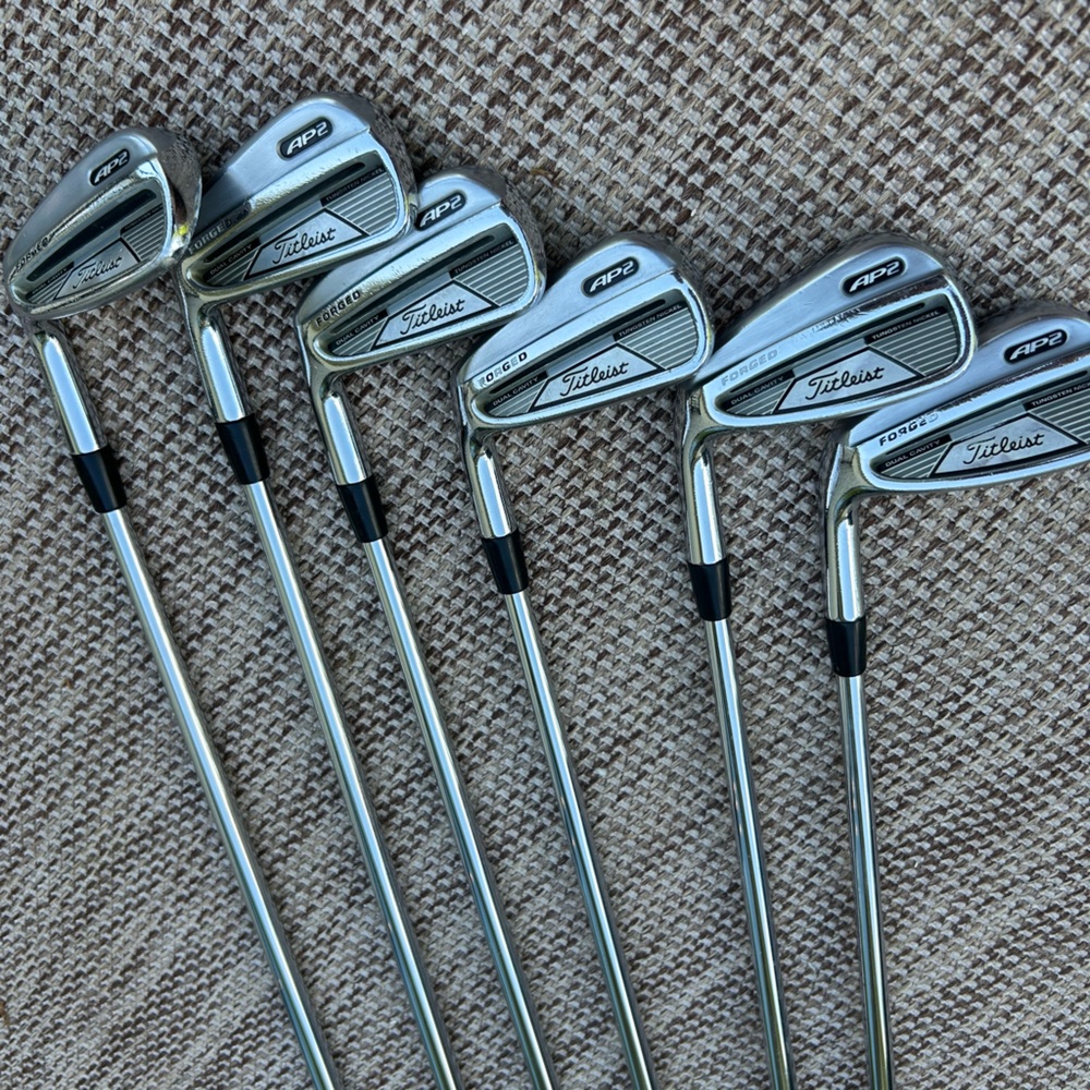 Titleist AP2 forged Iron set 5-9 & pitching wedge LH